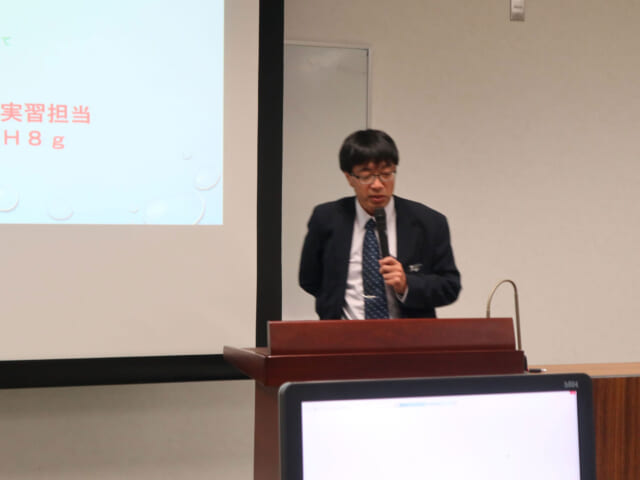 副教育推進機構長の小岩教授による シラバス作成の説明